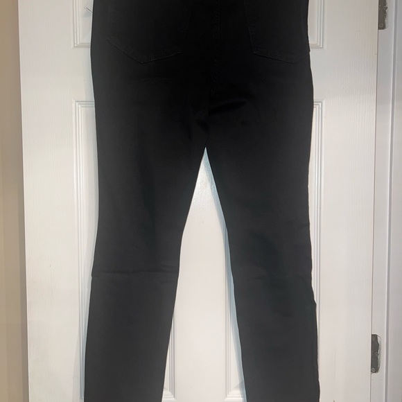 Old Navy black women’s distressed Rock Star Super Skinny Jeans.Size 12. NWT - Picture 1 of 8